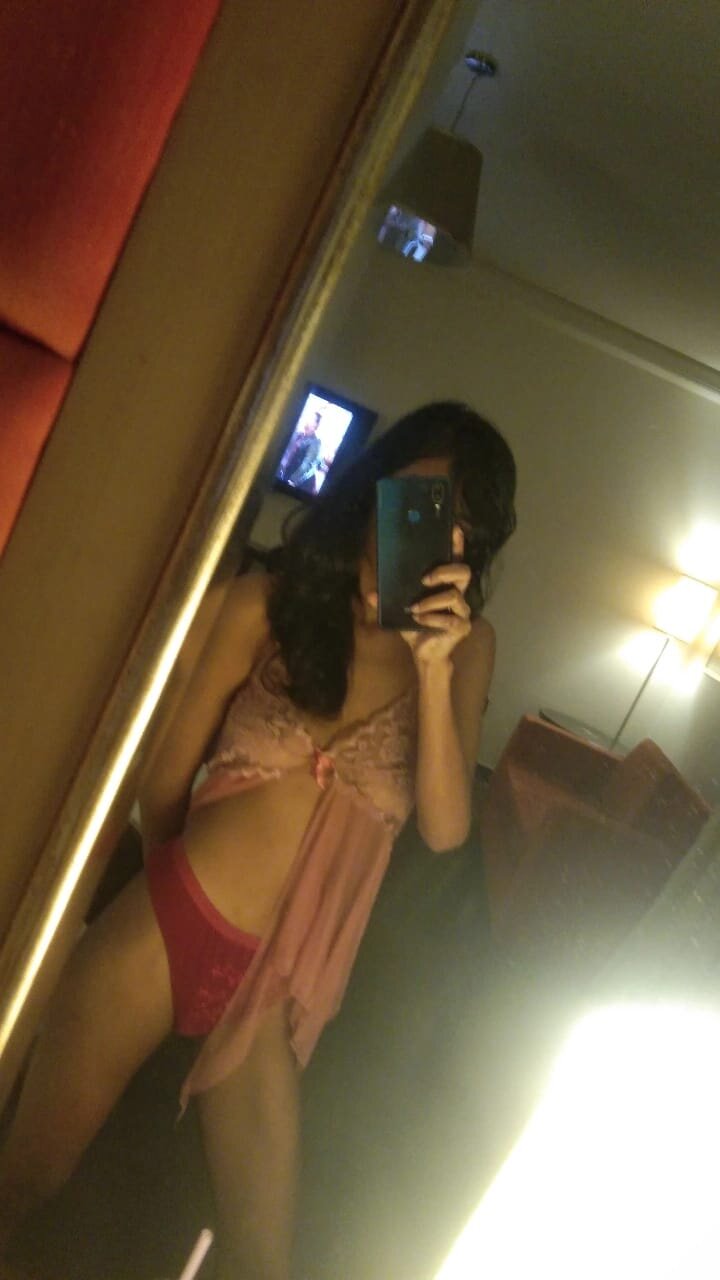 exude_diya live webcam