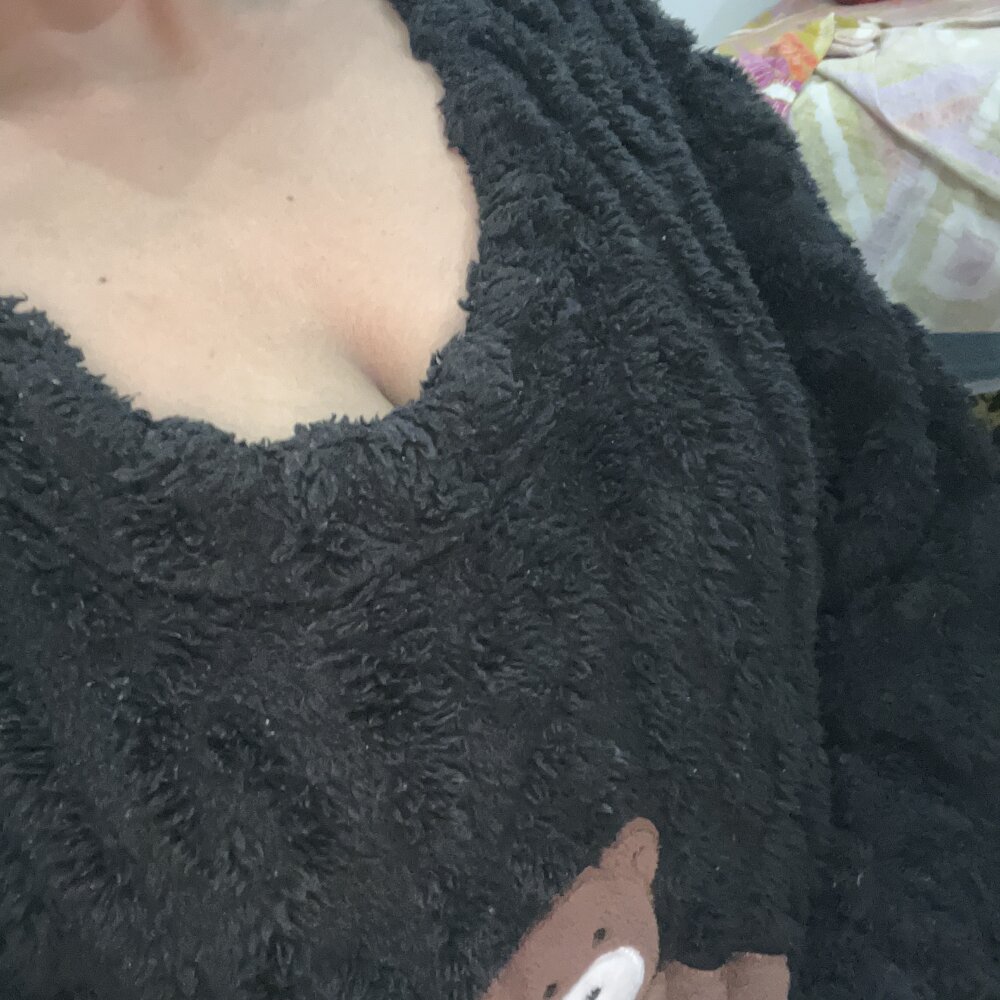 JANVI-AMIGO's most recent online preview