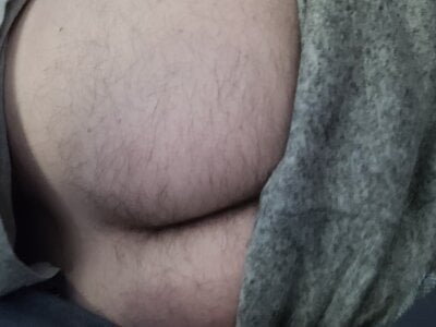 uncuthairybottom from stripchat