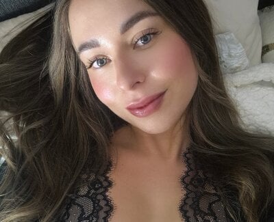 SashaJade_ on StripChat