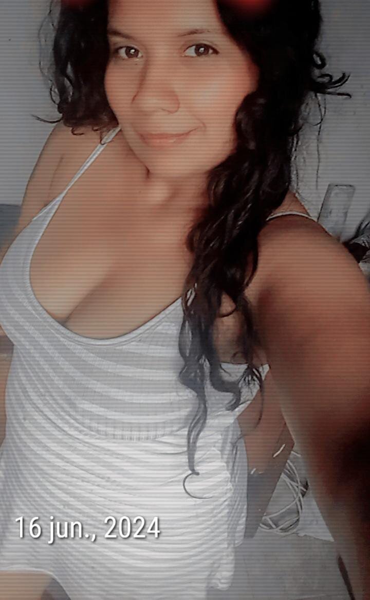 laine_bigboobs19
