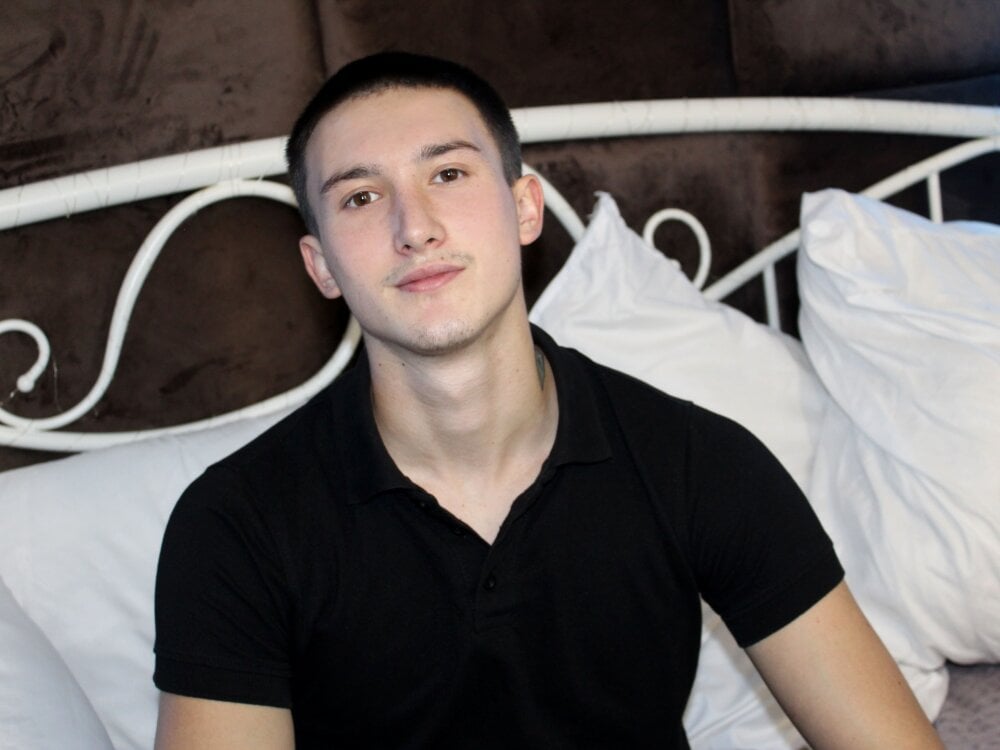 David__Diamond's Offline XXX Chat