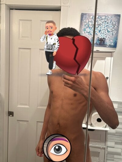 DeeGivenchyy profile