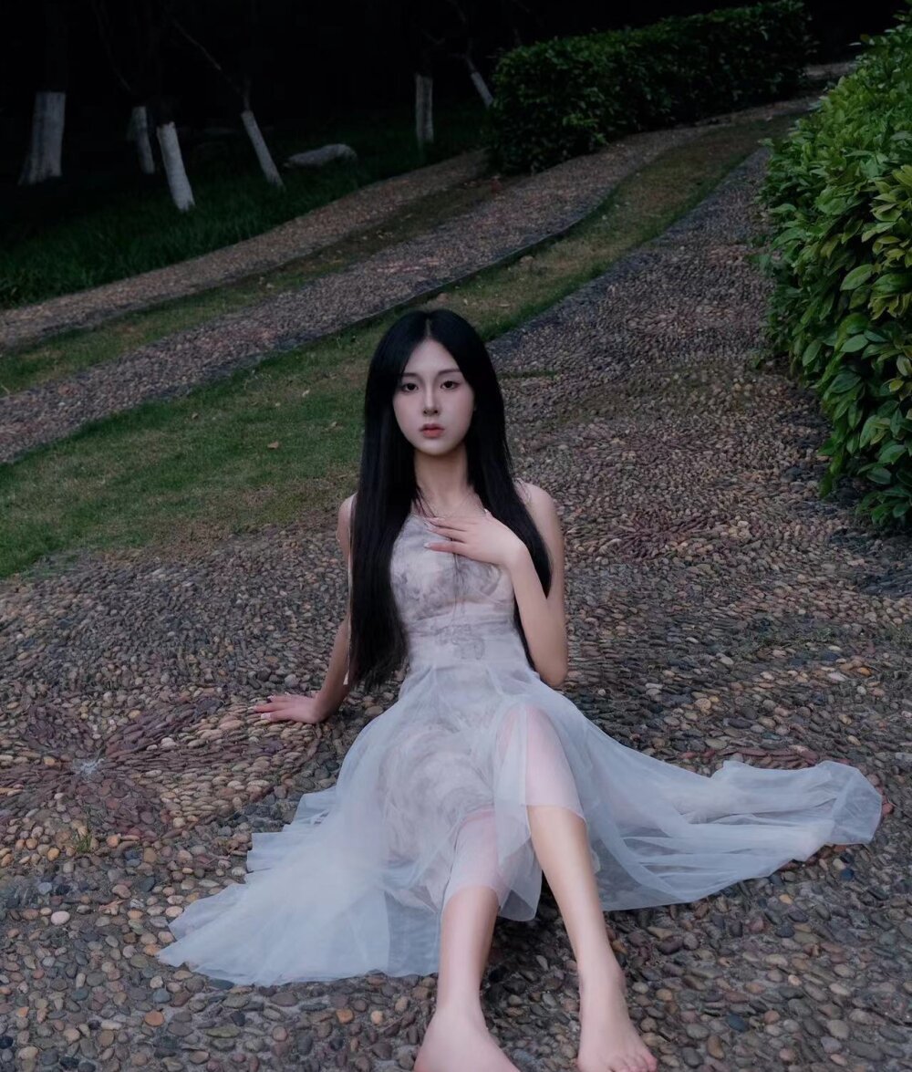 Live sex webcam photo for Angela-000 #289931879