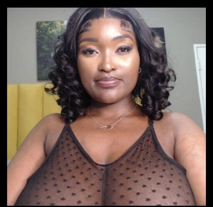 Live sex webcam photo for Bustygoddess32 #290377516