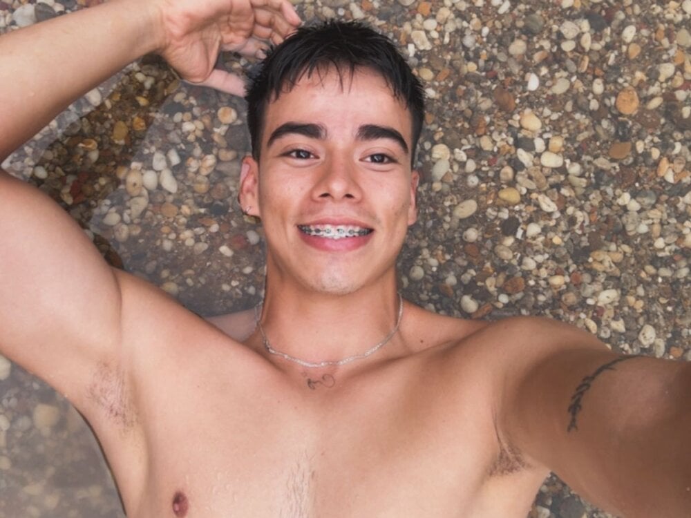 its_liam18 from stripchat