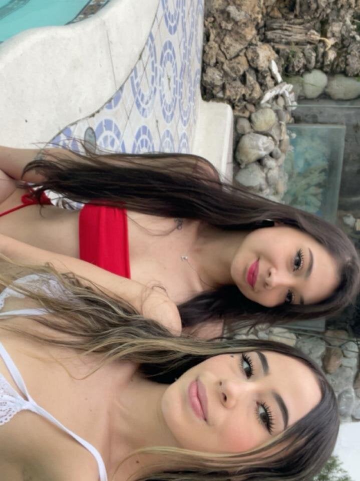 kiara_and_helen_ from stripchat