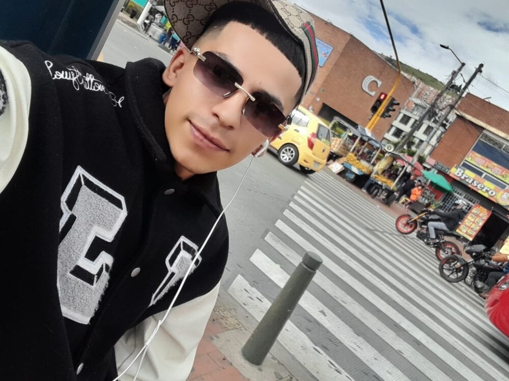 Cam boy Tussi-amor