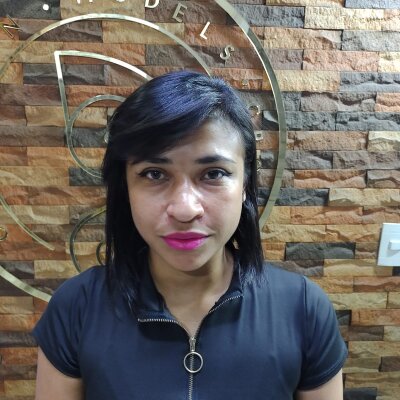 Issis_pettyte Free Live Webcam Show & XXX Chat | xHamsterLive