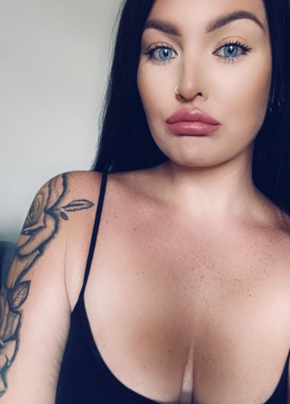 Curvy-Carla31