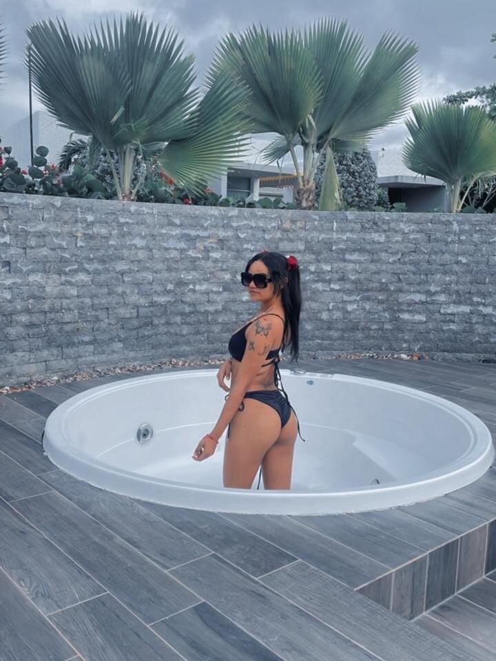 stripchat briitney_tovar webcam profile pic via free6cams.com