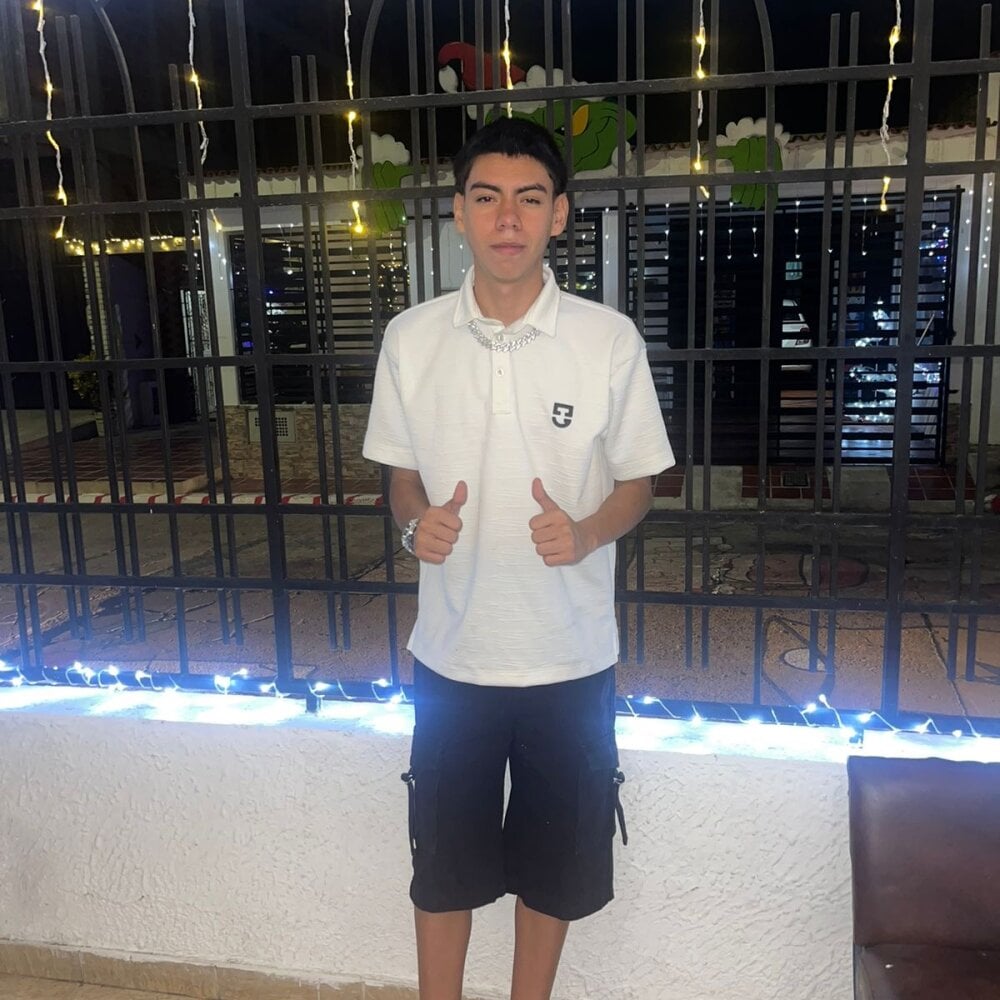 Chat XXX ao vivo de Liarr_