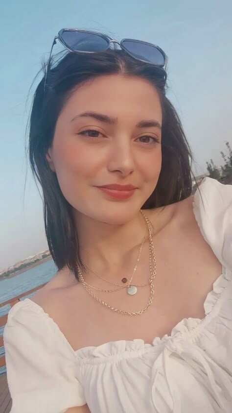 Almila25