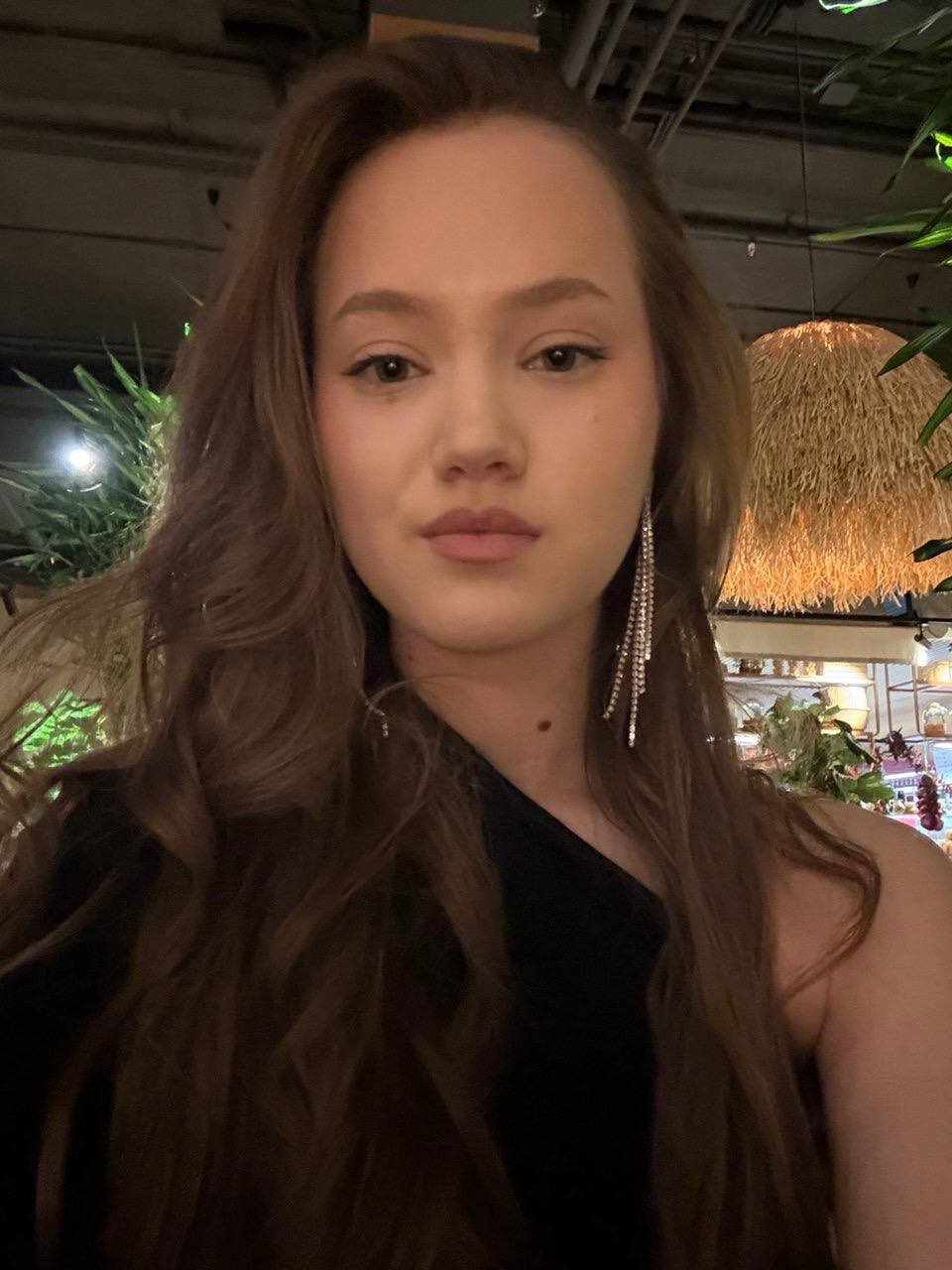 Helen__Holmes