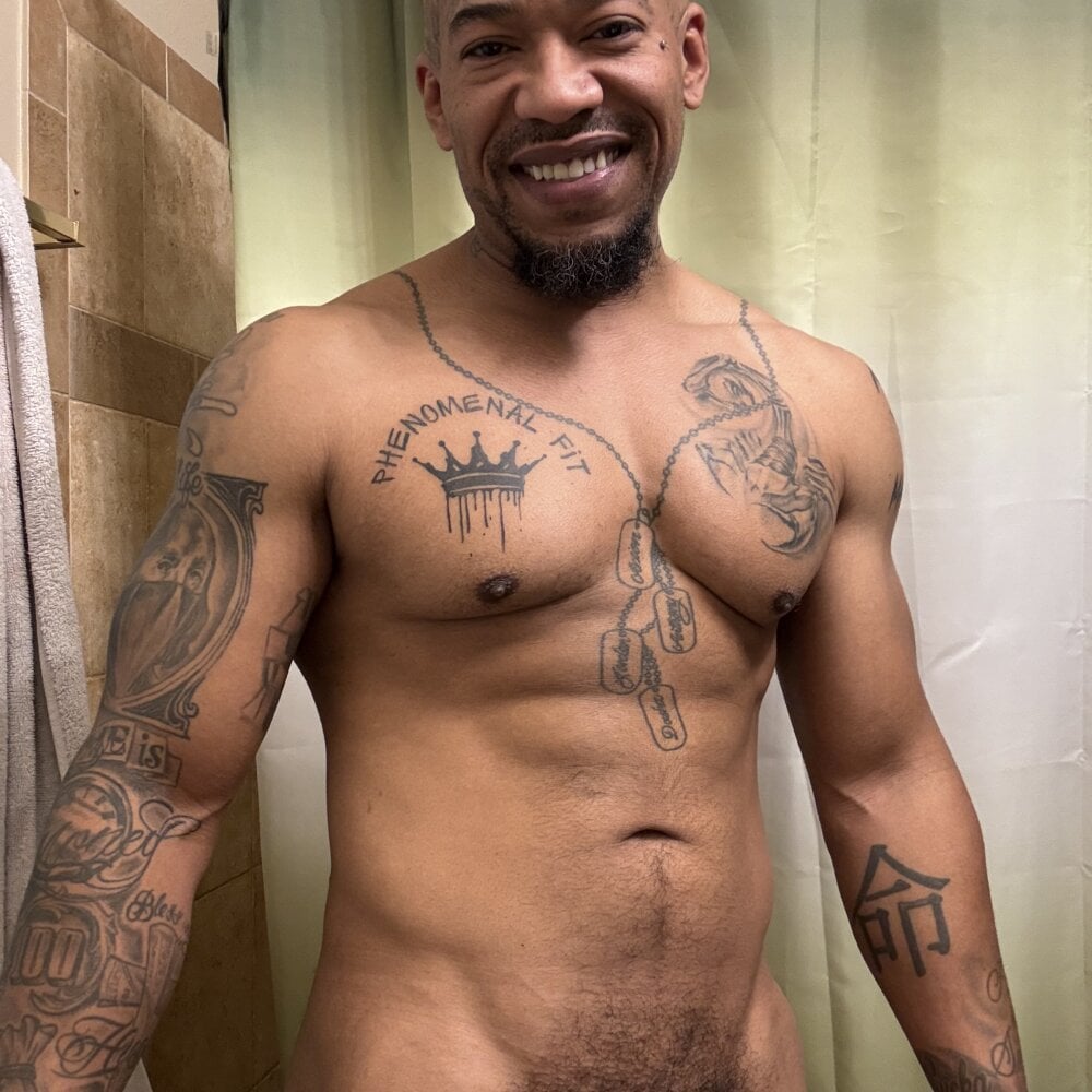 phenomenalfit00 from stripchat