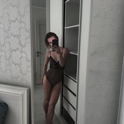 _ScarletLeslie private show