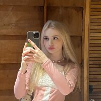 cassie_sky07 Adlı Modelin Çevrimdışı Sohbet Odası