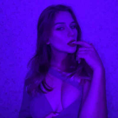 AdrianaSher 🍦 free live chat