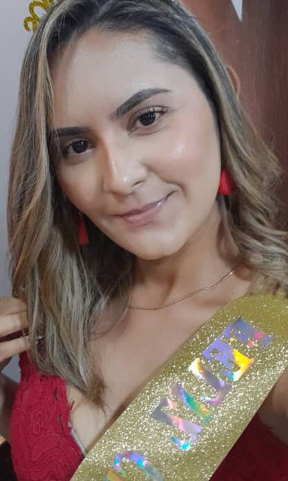 Morenaa_Latina