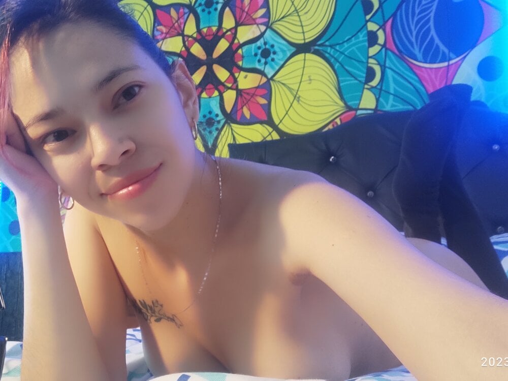 Live sex webcam photo for mariana_scott__ #289977930