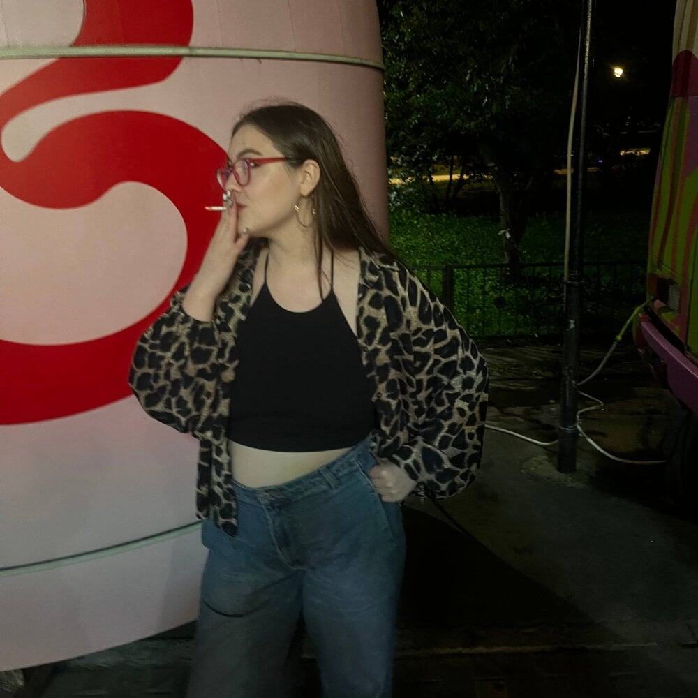 cheapadultsexcams.com mersedes_rosso livesex profile in bisexual cams