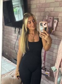 lillblondie's Offline Chat Room