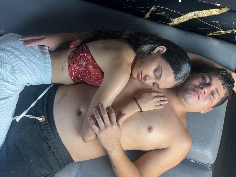 uncontrolled_fire's Live XXX Chat