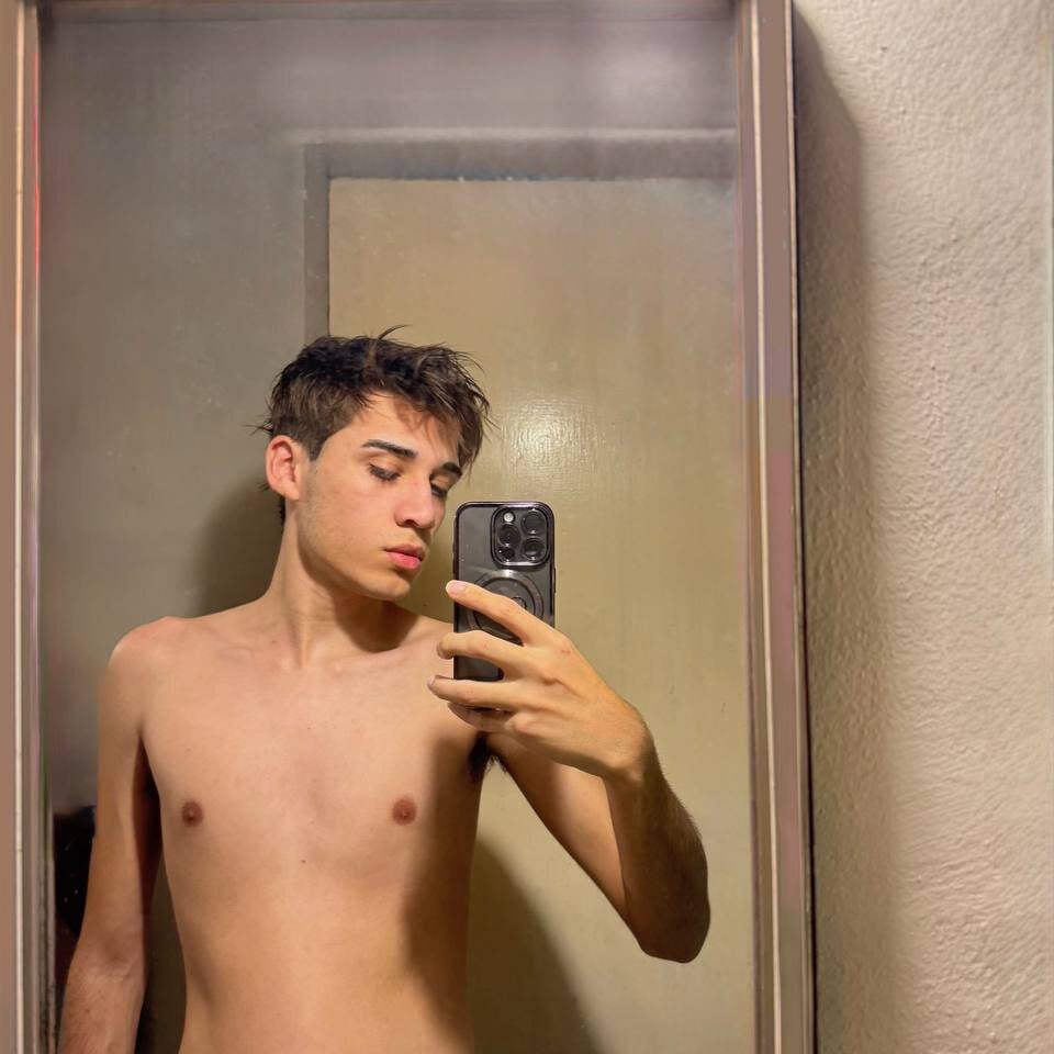 kevinnoff19 from stripchat