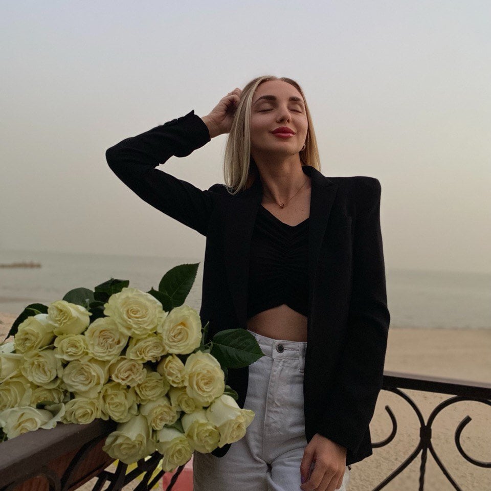 sexlivecamsites.com carollllina livesex profile in blond-hair cams