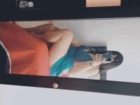 Penelope_2230's Offline Chat Room