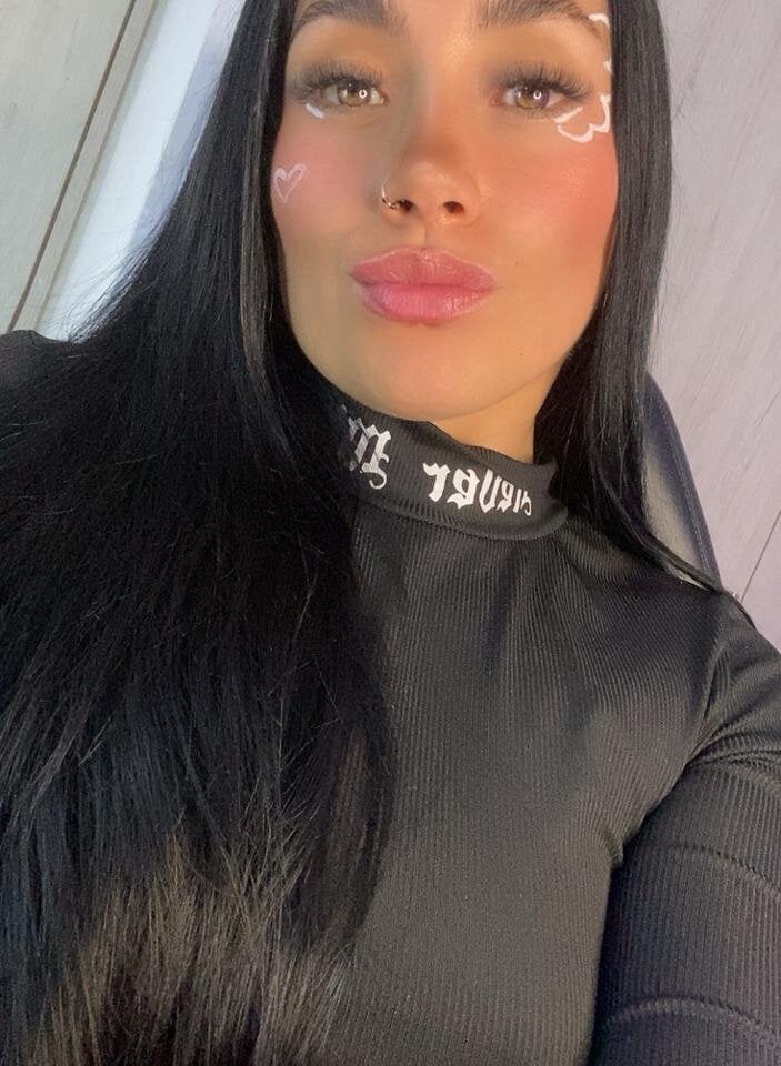 watchgirlcam.com millie_bobby livesex profile in on-the-router cams