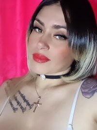 chelaqueen_'s webcam live show