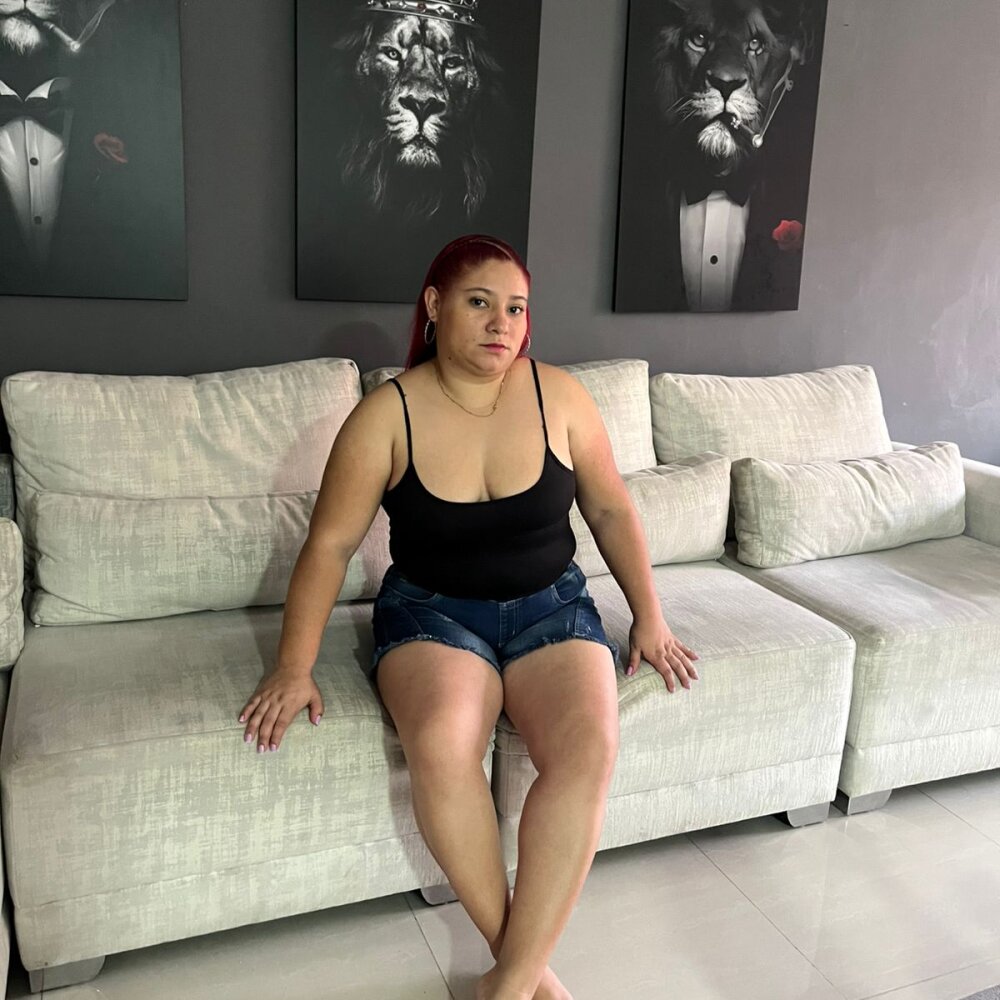 sara_red1