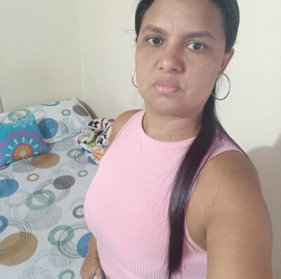 lauranataly from stripchat