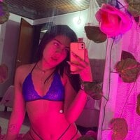 Soffia_Pink Adlı Modelin Çevrimdışı Sohbet Odası