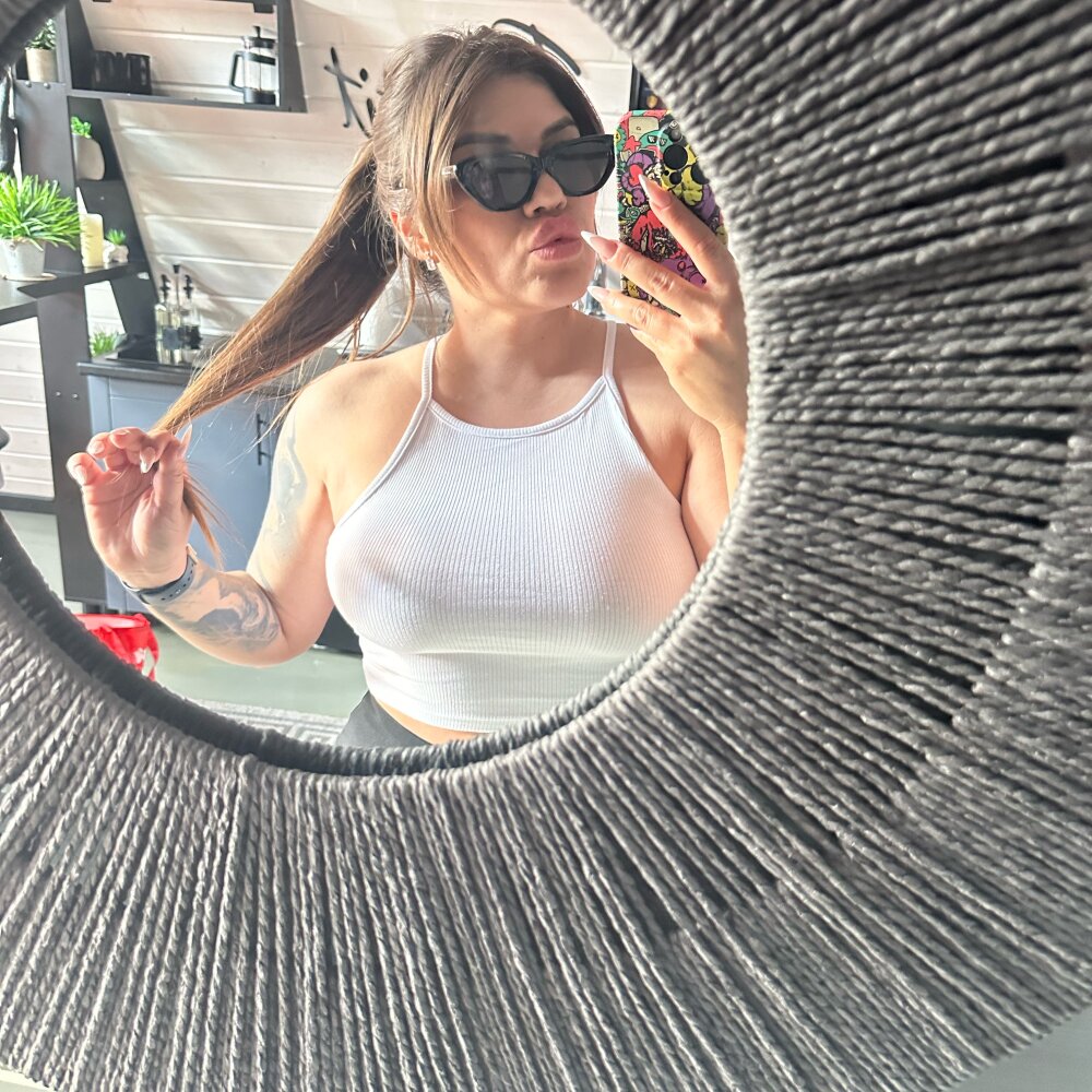 Live sex webcam photo for KiraLoveeeeee #286320188