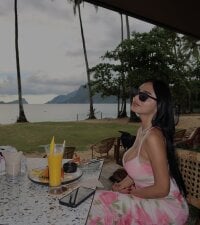 underratedGIRLS webcam thumbnail