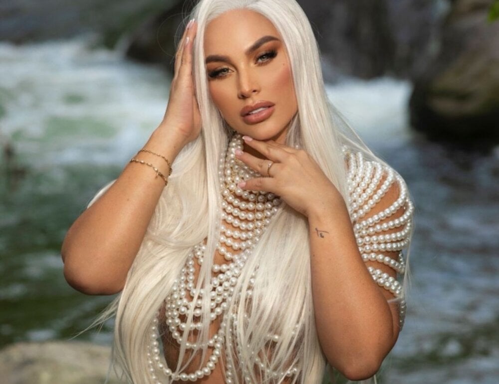 Live sex webcam photo for Lizz_Tayler #289963868