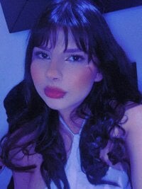IsabellaJones-'s Offline Chat Room