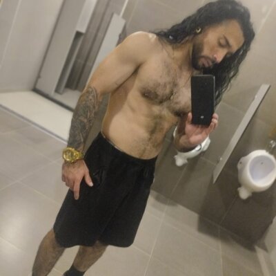 ares_connor from stripchat