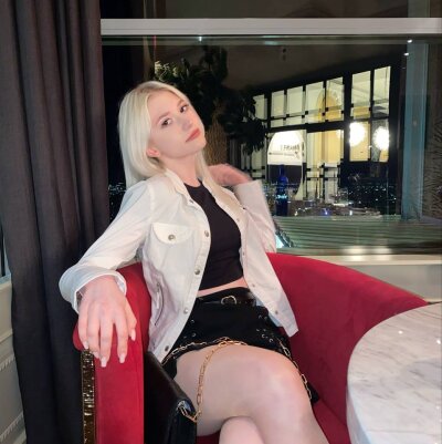 lil_princess1 🆖 live sex chat