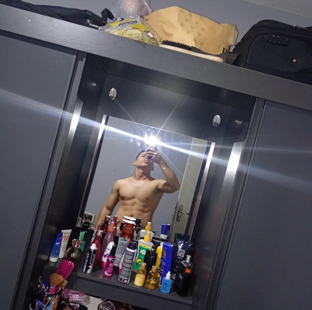 Sammycalderon's Offline XXX Chat