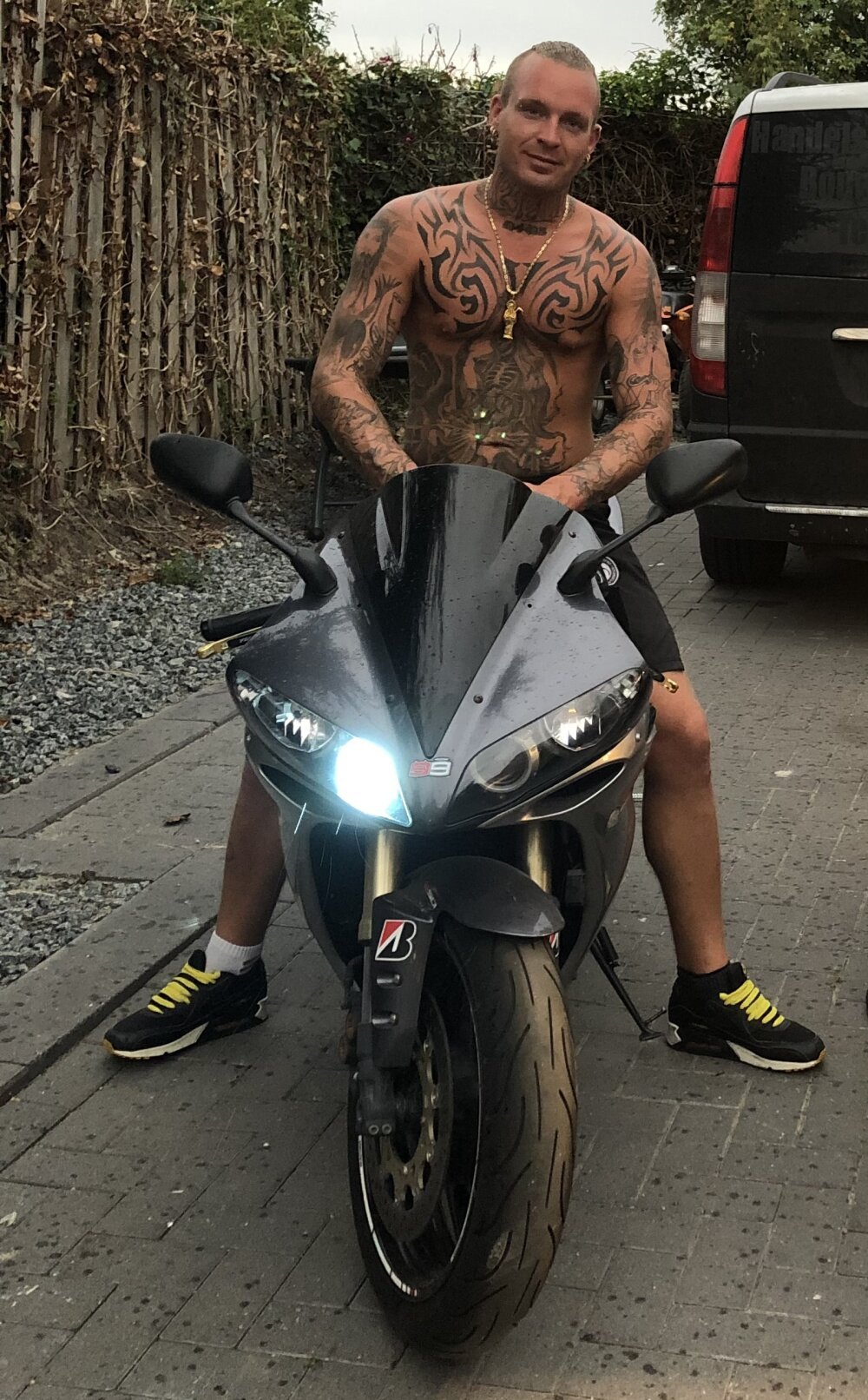 Geest1605's Offline XXX Chat