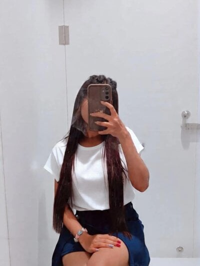 Mayra_4U