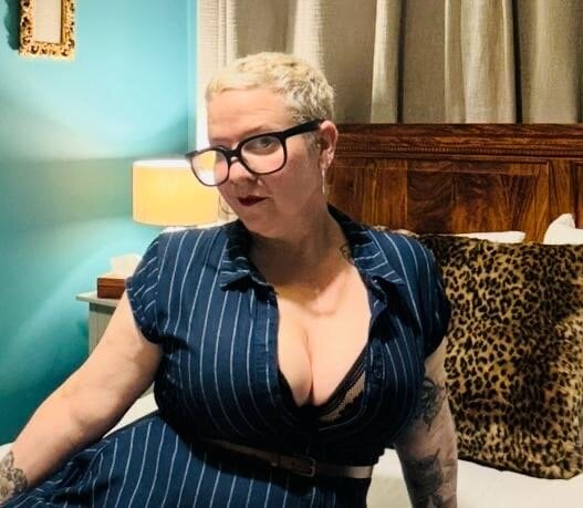 pornos.live missyb_x livesex profile in granny cams