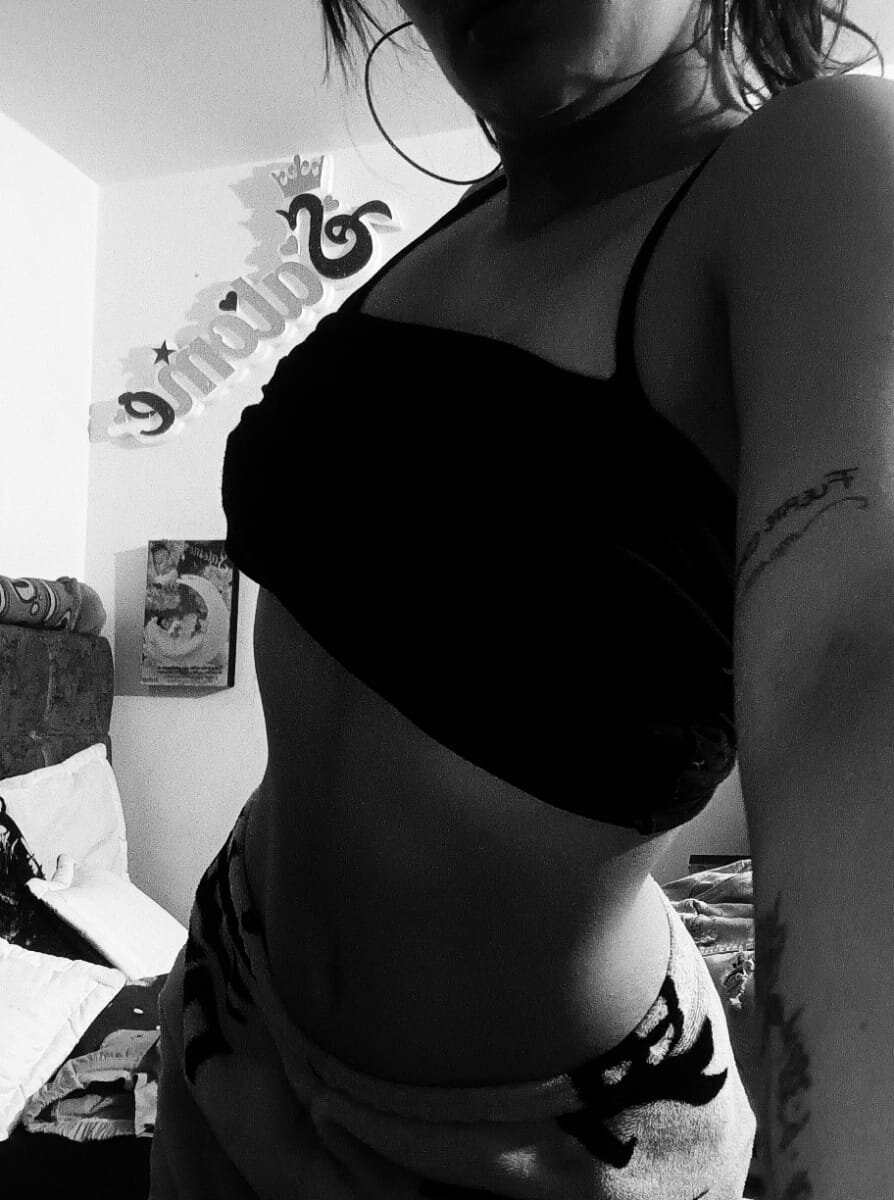 Lesly28_ profile