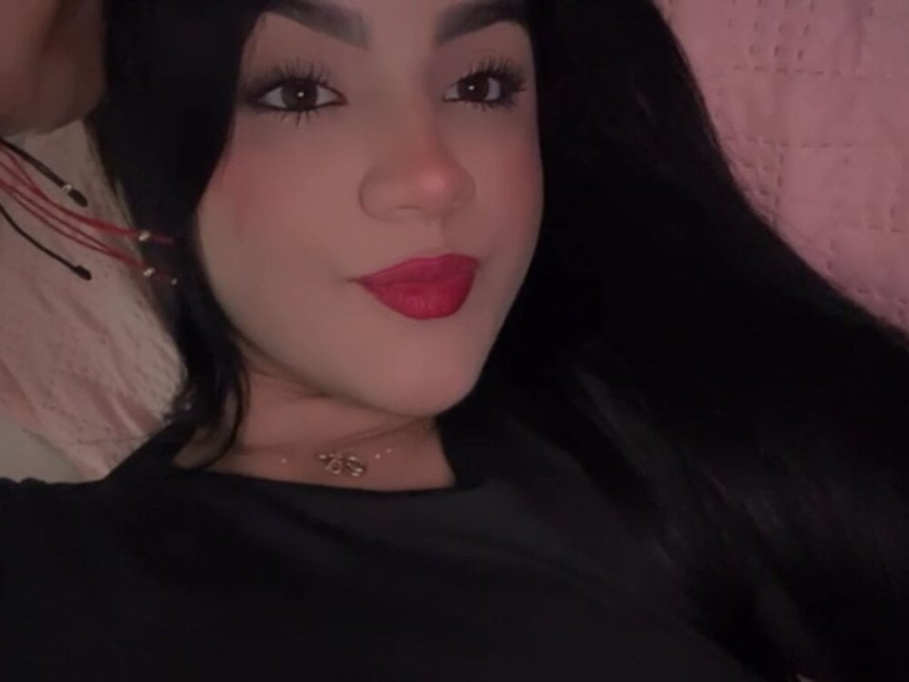 badgirlwebcam.com maria_fernandaa livesex profile in spanish cams