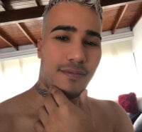 Crisklatton's Offline Chat Room
