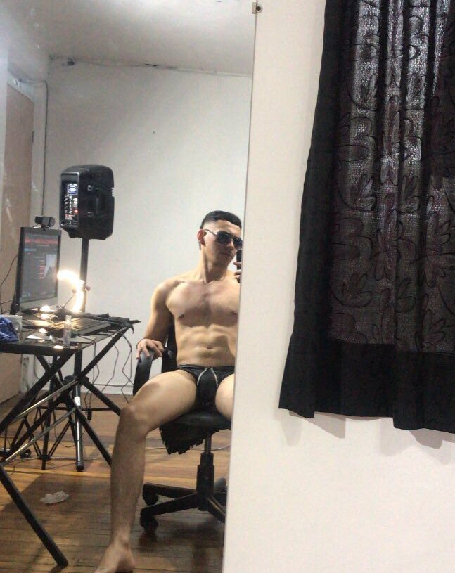 Magnus_poller live cam model at StripChat