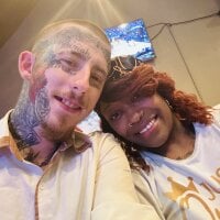 WhiteboyVSBlaqgirl's Offline Chat Room